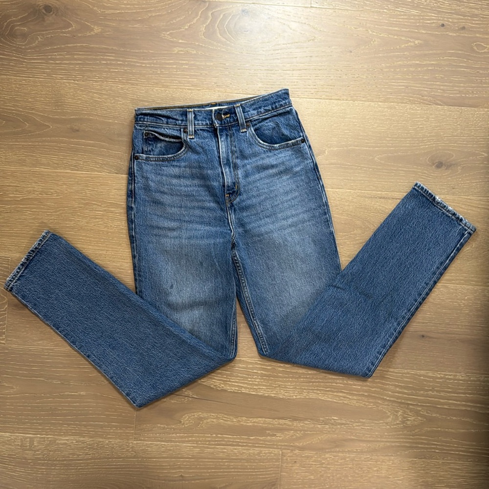 Levi’s Premium ‘70s High Slim Straight’ size 25